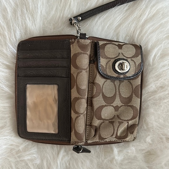 Coach Carryall Wristlet Zip - Picture 3 of 7